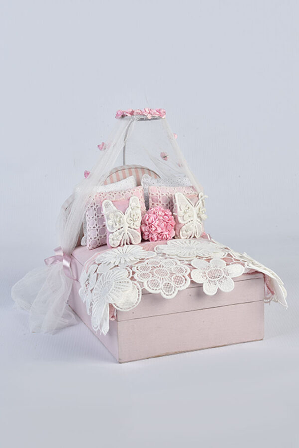 BED OF ROSES