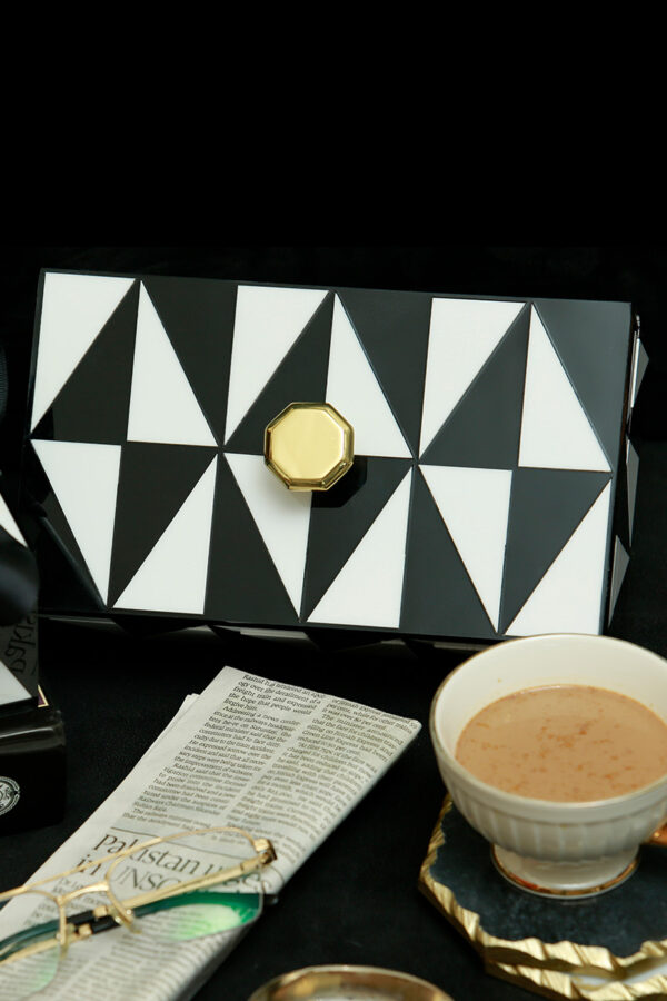JONATHAN BOX - Image 4