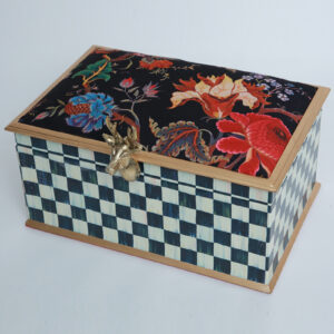 MACKENZIE WINTER BOX