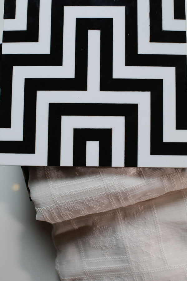 MONOCHROME MAZE - Image 2